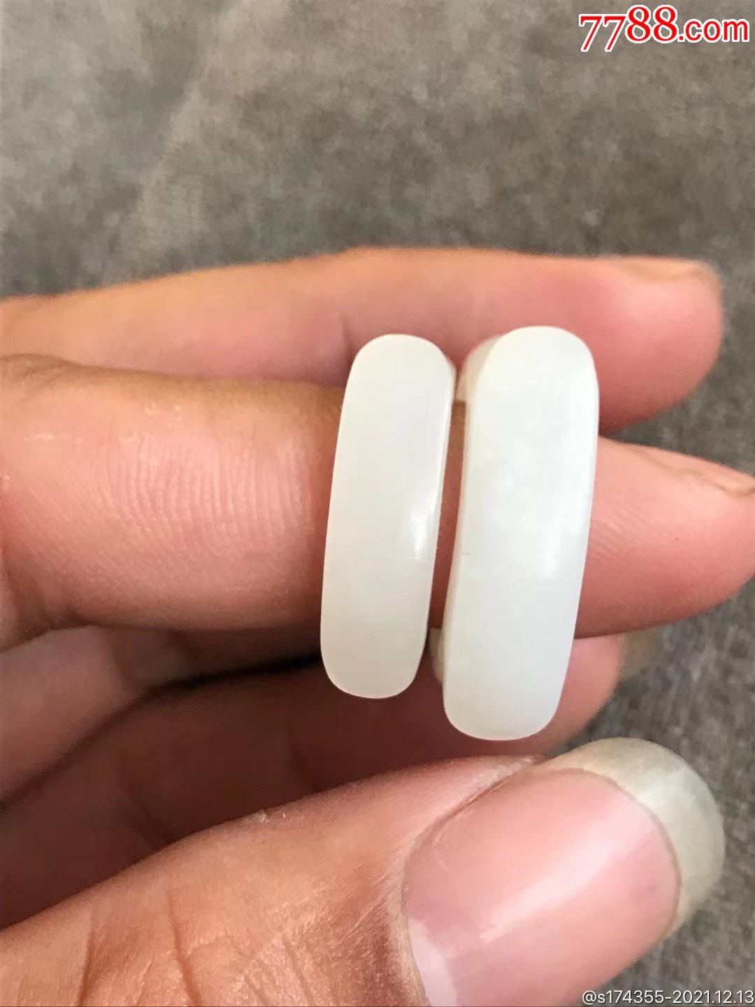 老和田玉马鞍戒指