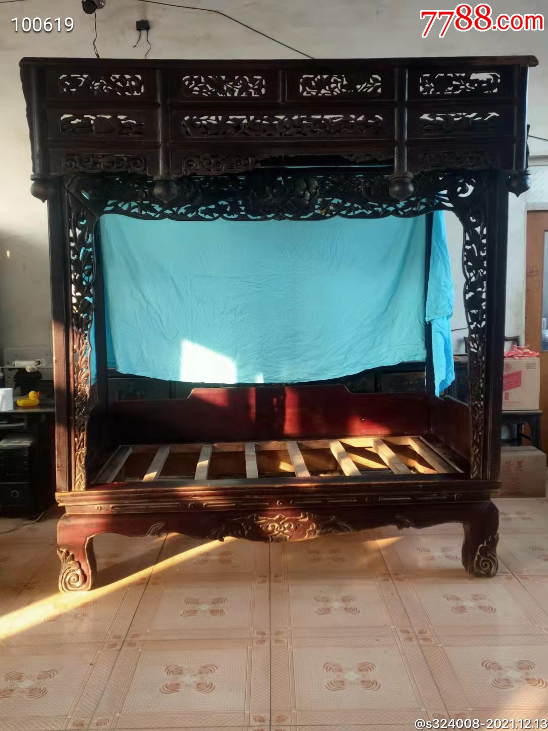 民国楠木顶子床手工雕刻保存完整正常使用品相如图