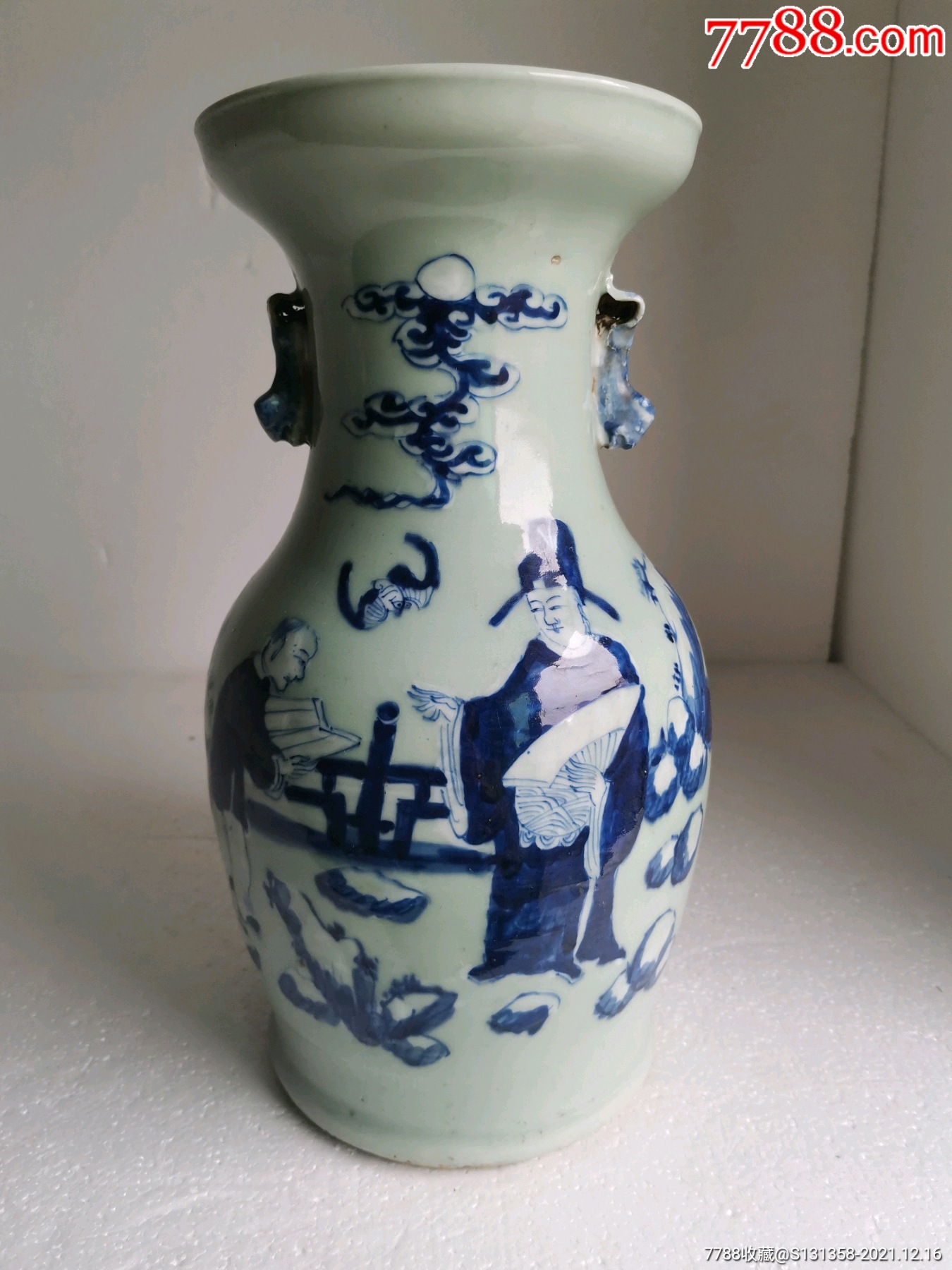 清中豆青釉青花加白人物瓶_青花瓷_青花瓷迷【7788旧书网】