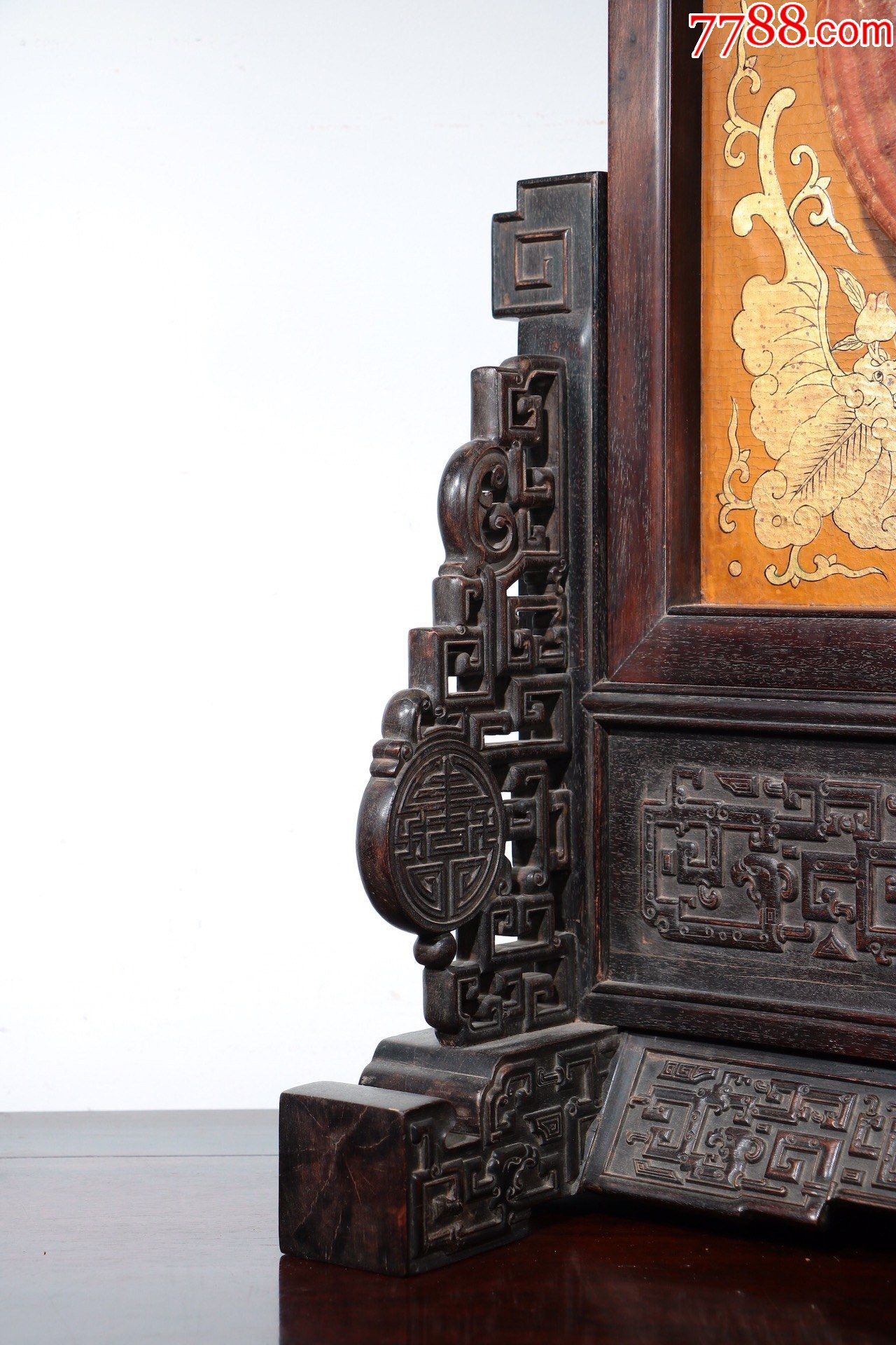 紫檀木框镶灵芝五福团寿纹插屏