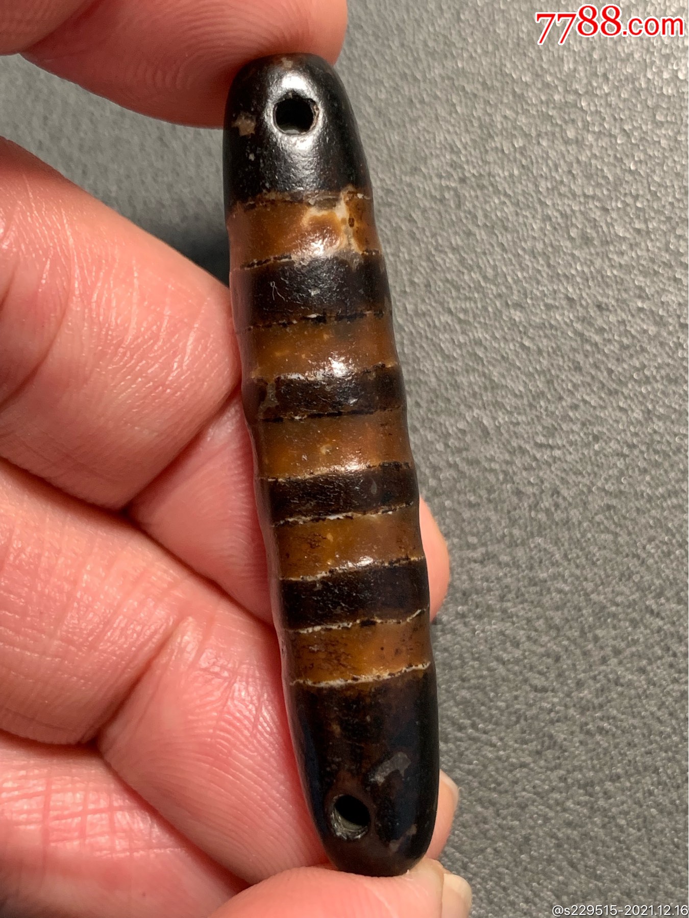 藏传带朱砂阴刻纹黑皮象雄线天珠53105毫米