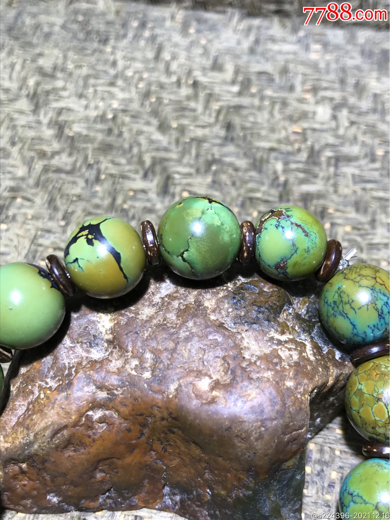 十堰高瓷老军绿网花绿松石手串一条
