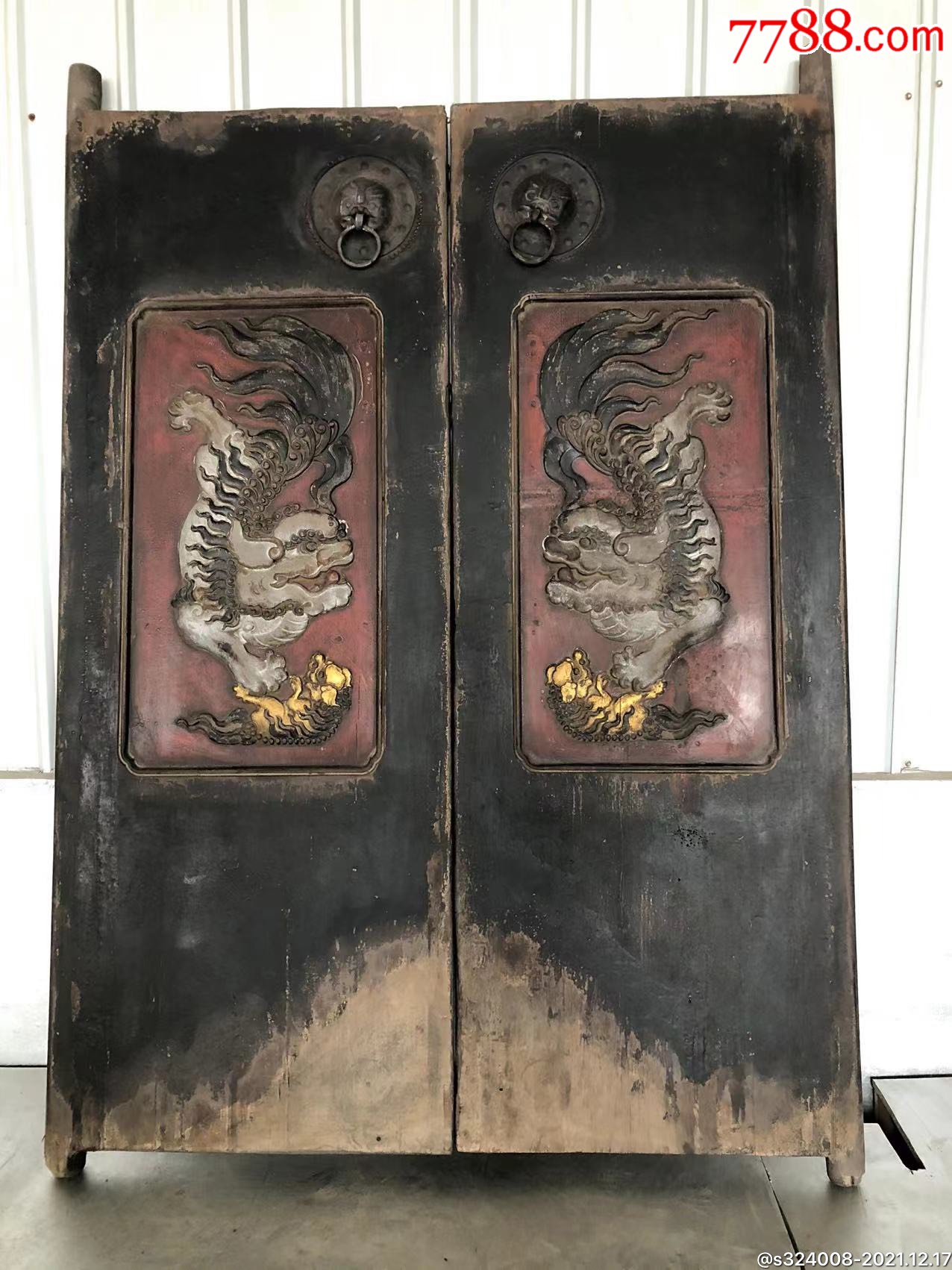 山西拆迁偶遇清代财主家大门一对尺寸如图雕刻漂亮寓意事事如意