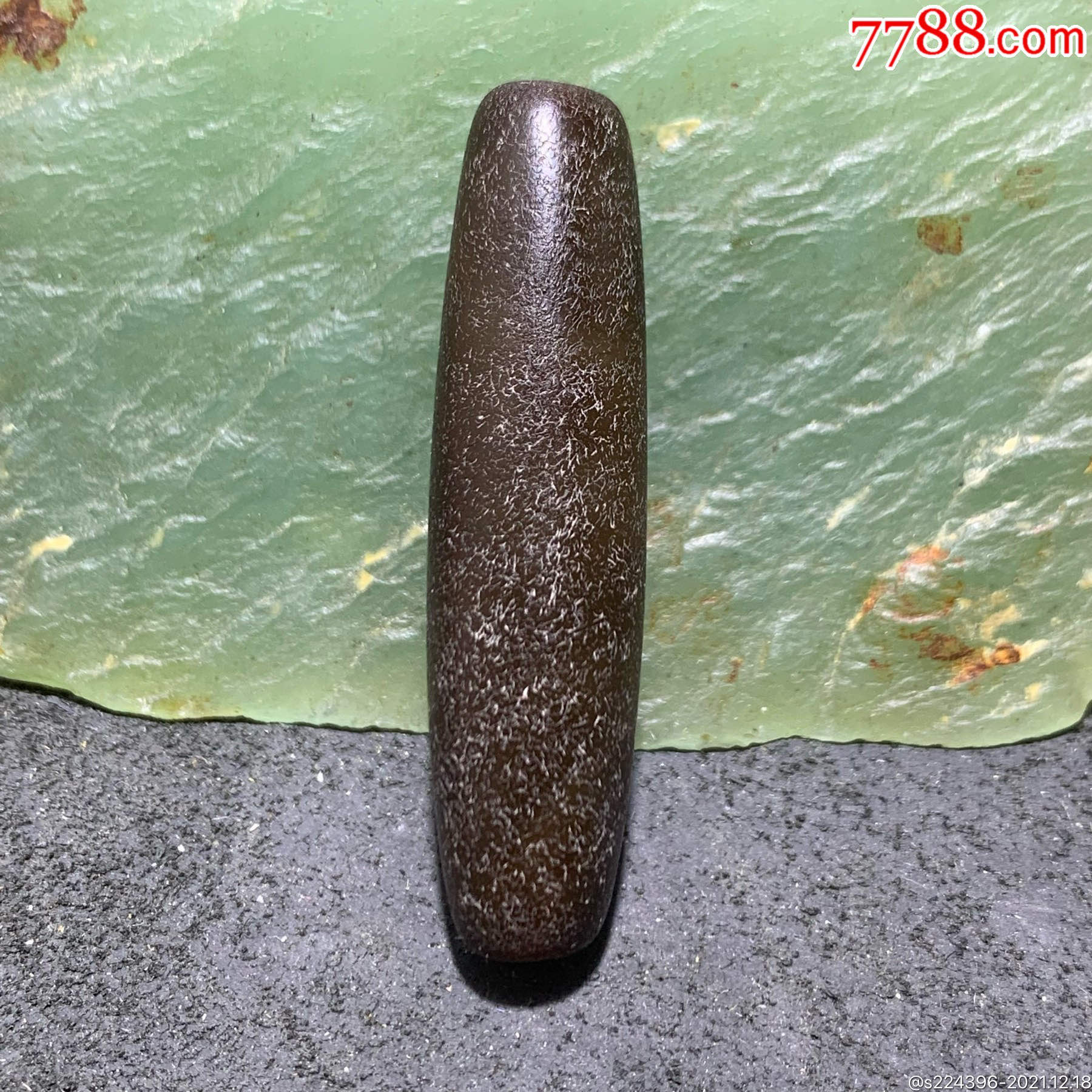 精品风化纹玛瑙随形桶珠一颗