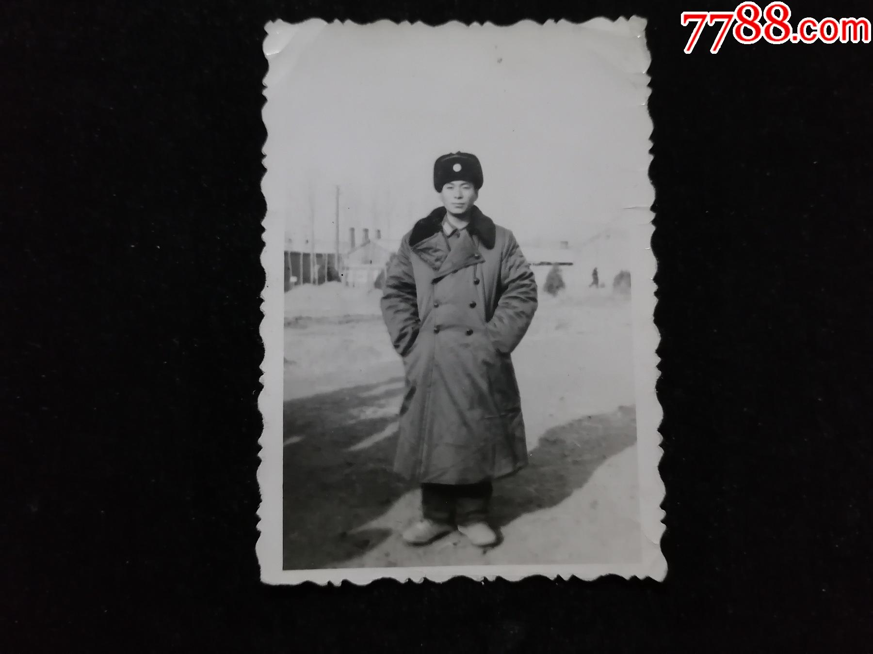 店内编号:8*87 品种: 老照片-老照片 属性: 个人照片,年代不详