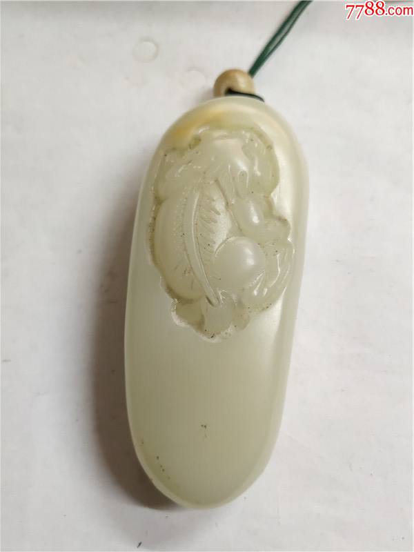 新疆和田山料白玉雕兽把玩件手把件