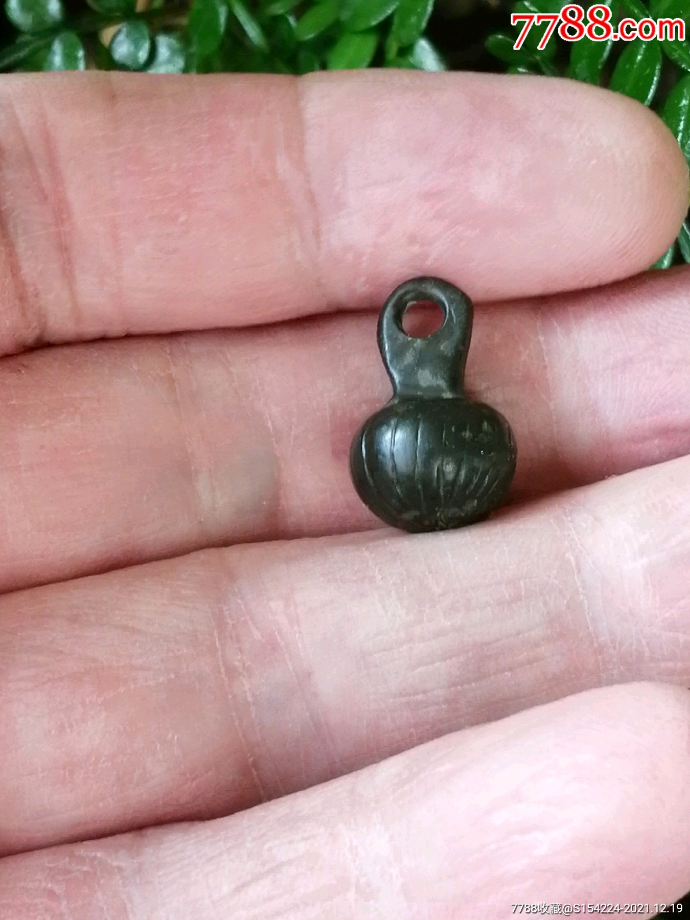 辽金青铜黑漆古实心璎珞坠子