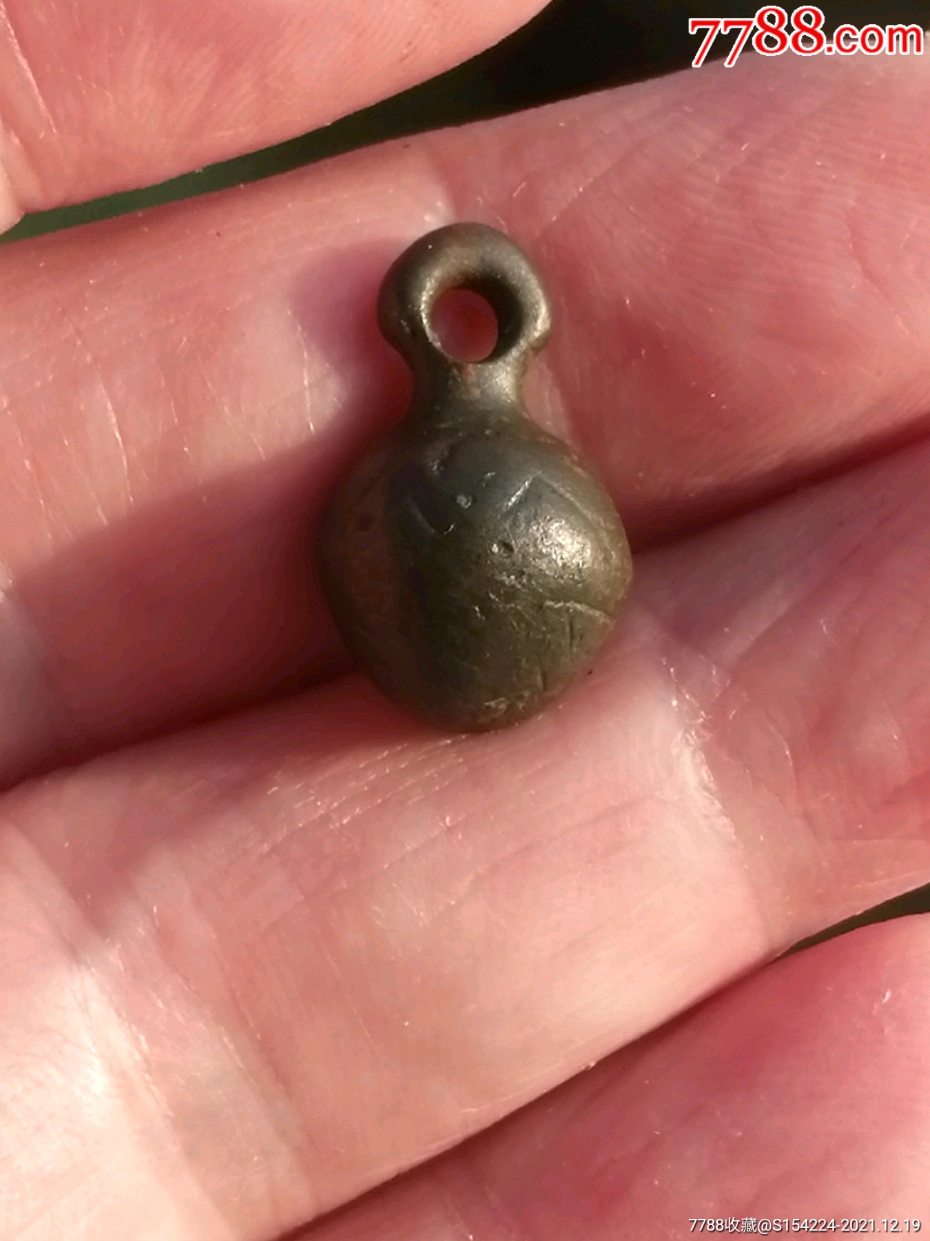 辽金青铜黑漆古实心璎珞坠子