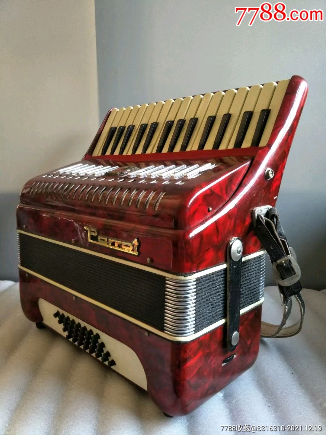 鹦鹉牌手风琴正常使用影视道具展示展览