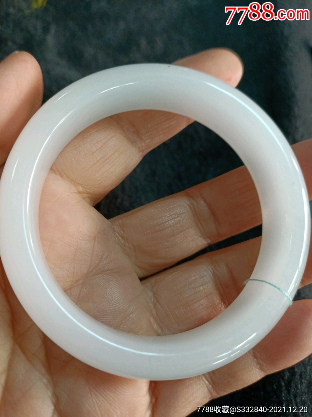 新疆戈壁羊脂白金丝玉手镯