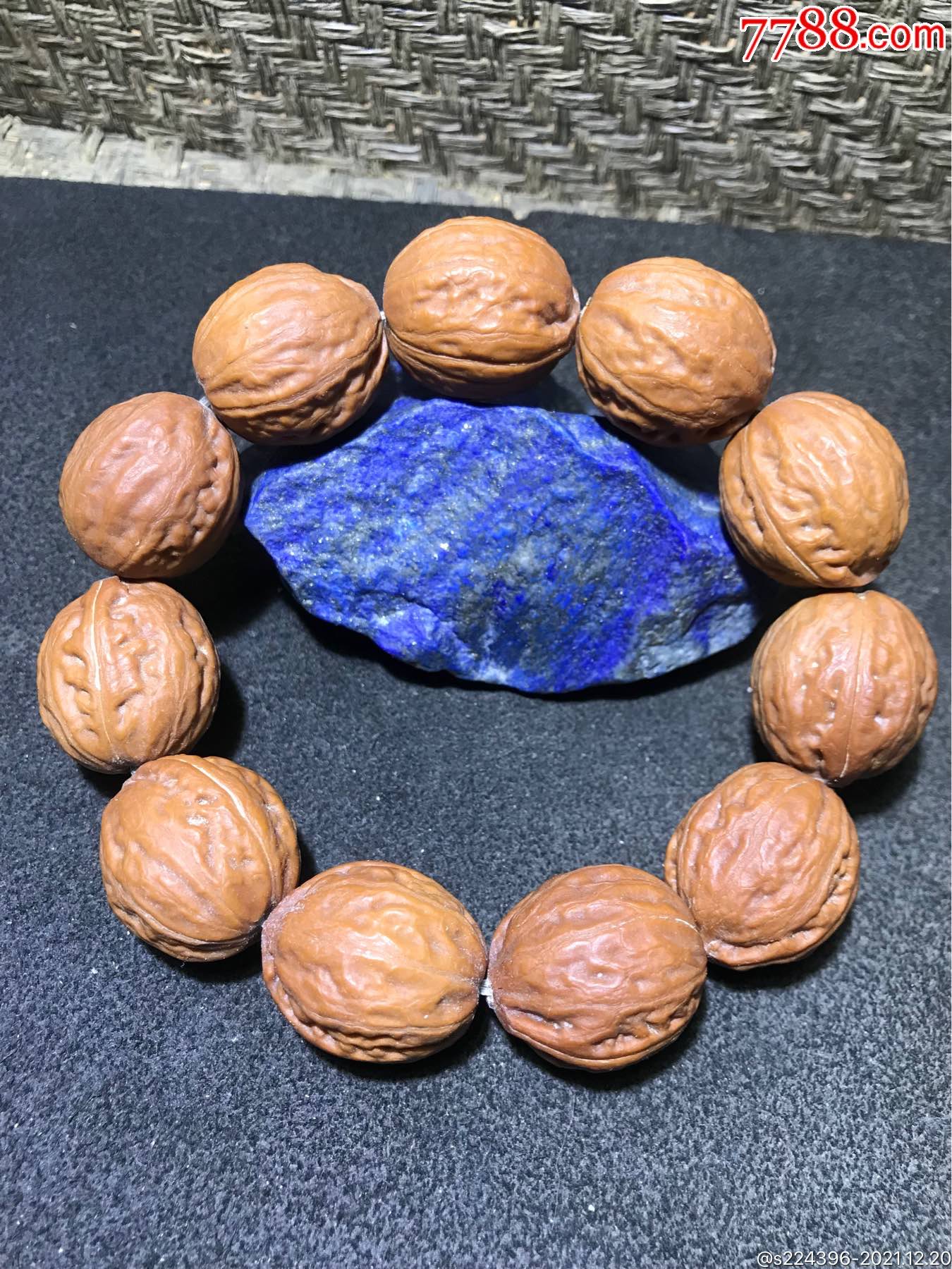 天然精美红皮秋子核桃单圈手串手持一条