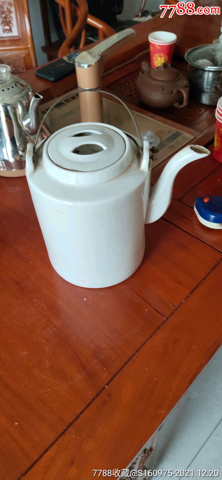 50年代彭城瓷厂花卉提梁壶高19cm口沿小磕余完整