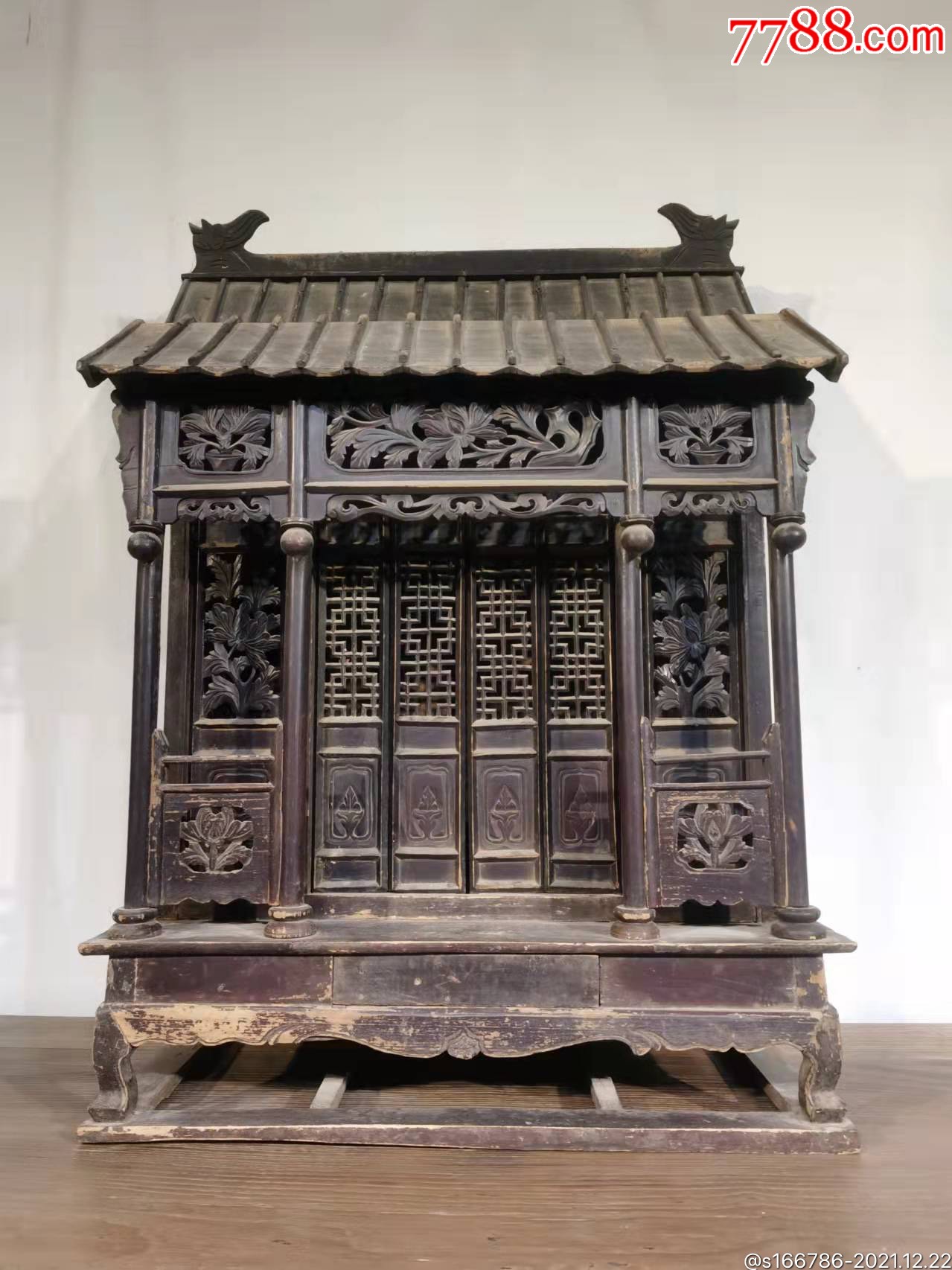 佛龛全品木质楠木年代清代中期尺寸8349123厘米