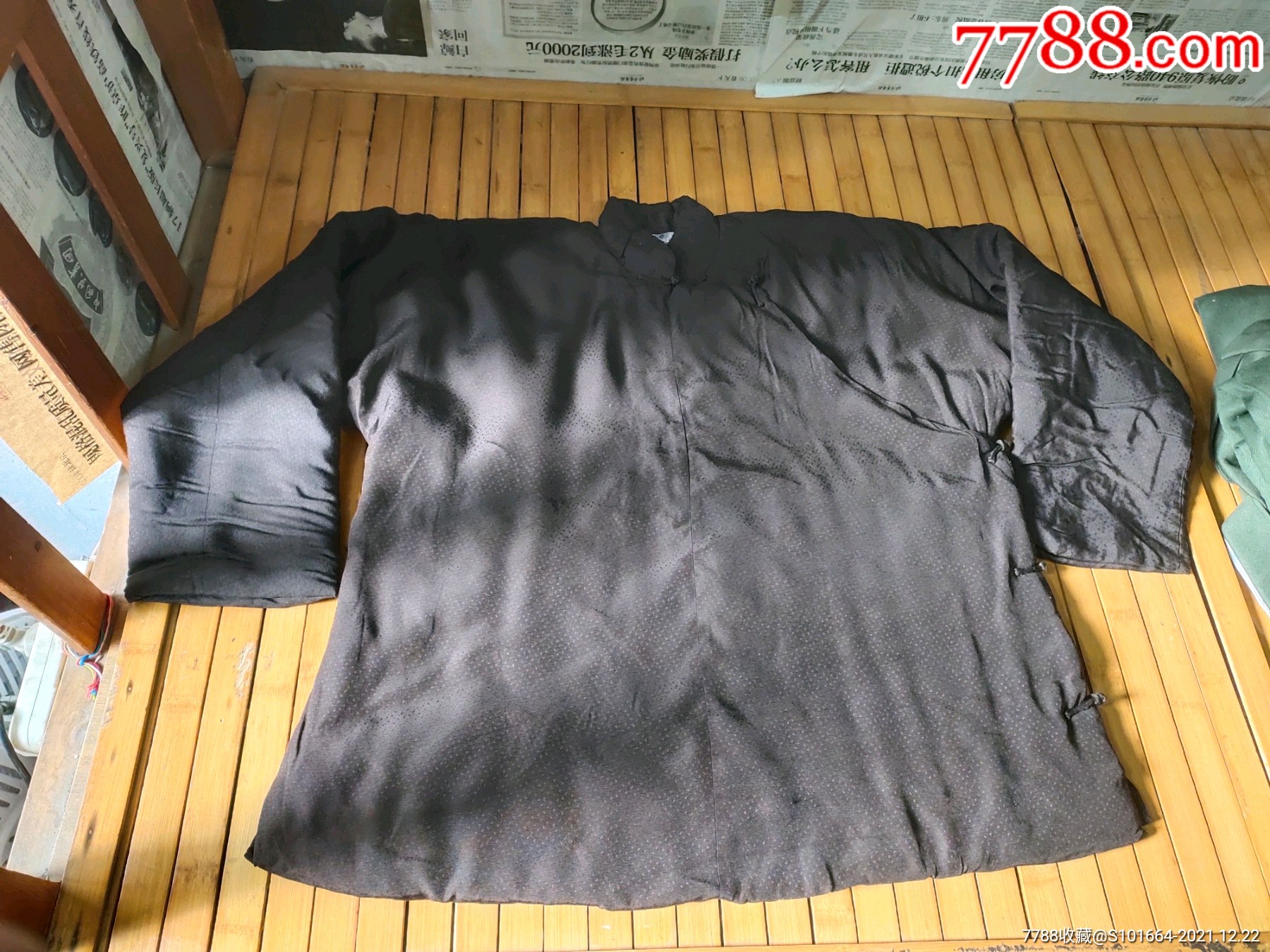 老式大襟丝绸棉花袄