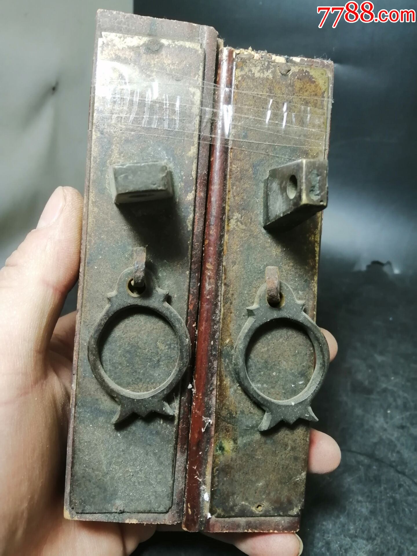 老物件老箱柜刻花铜配件7