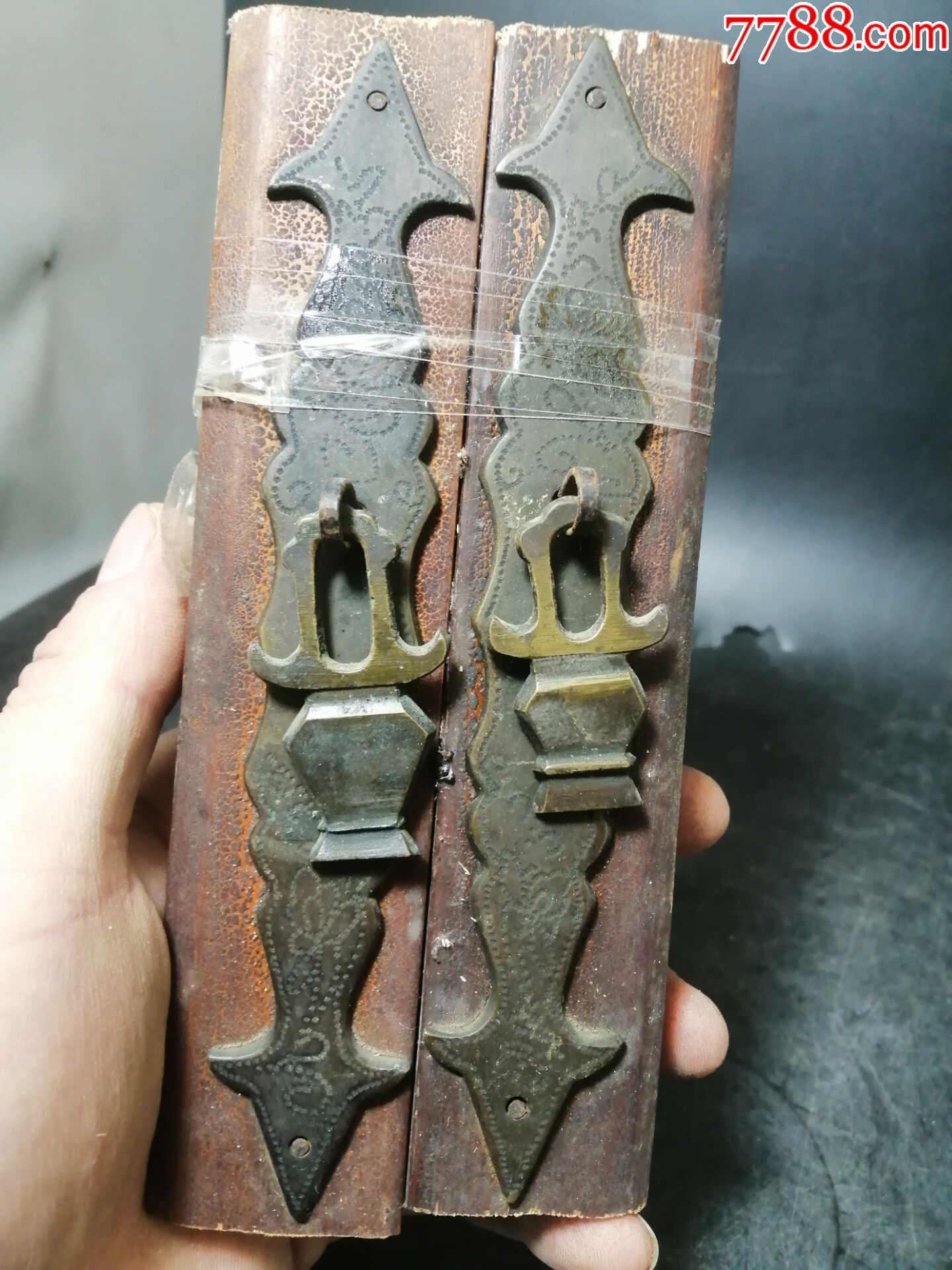 老物件老箱柜刻花铜配件11