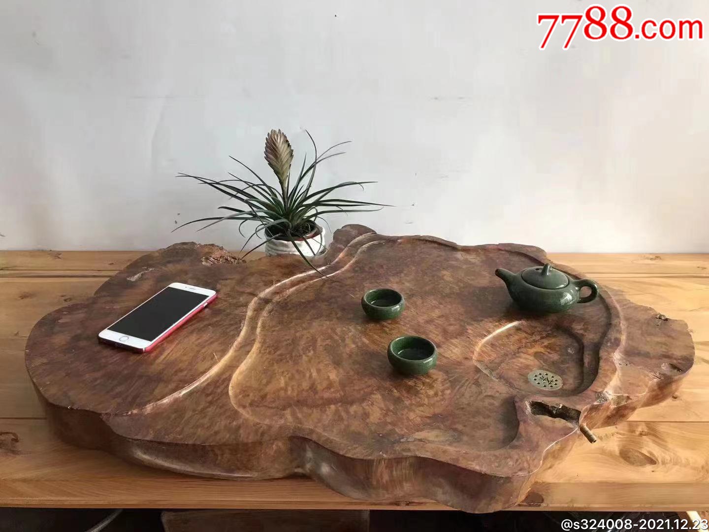 金丝楠木茶盘做工精致造型自然木性温润平和细腻通达纹理淡雅文静