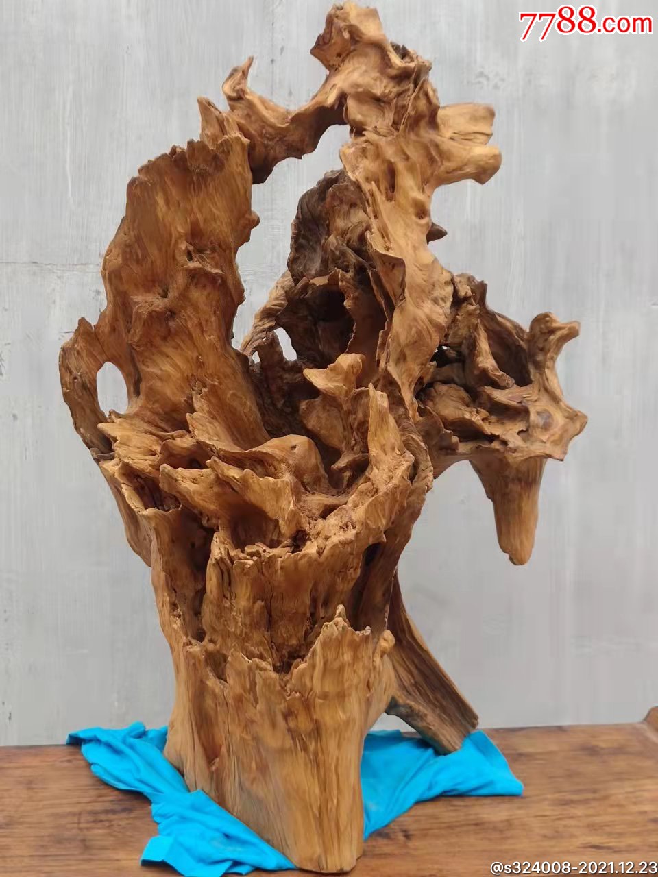 杉木摆件百年风化自然造型香味浓郁