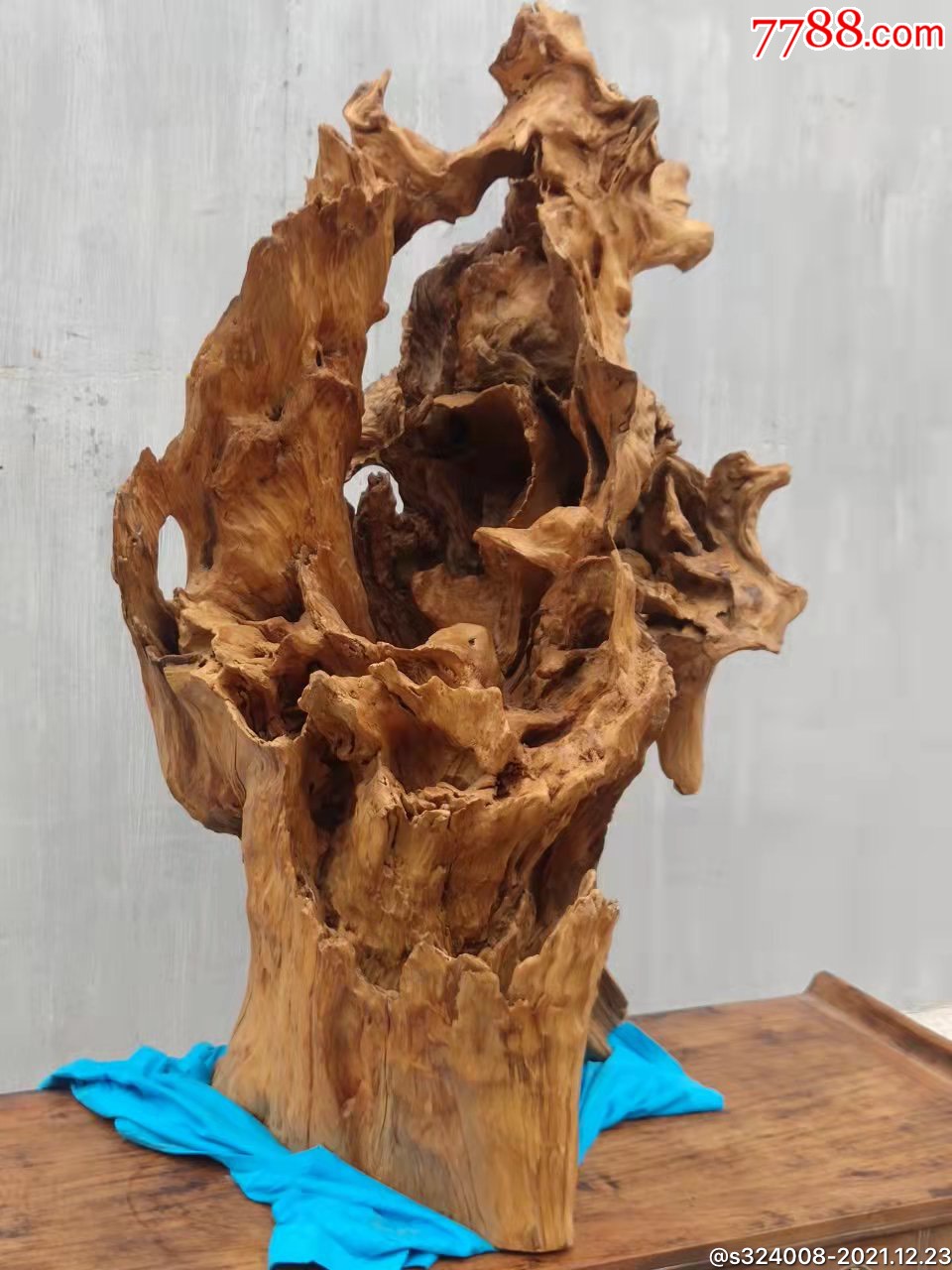 杉木摆件百年风化自然造型香味浓郁