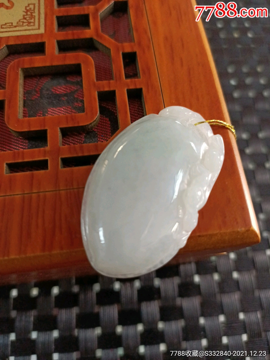 缅甸翡翠挂件福在眼前