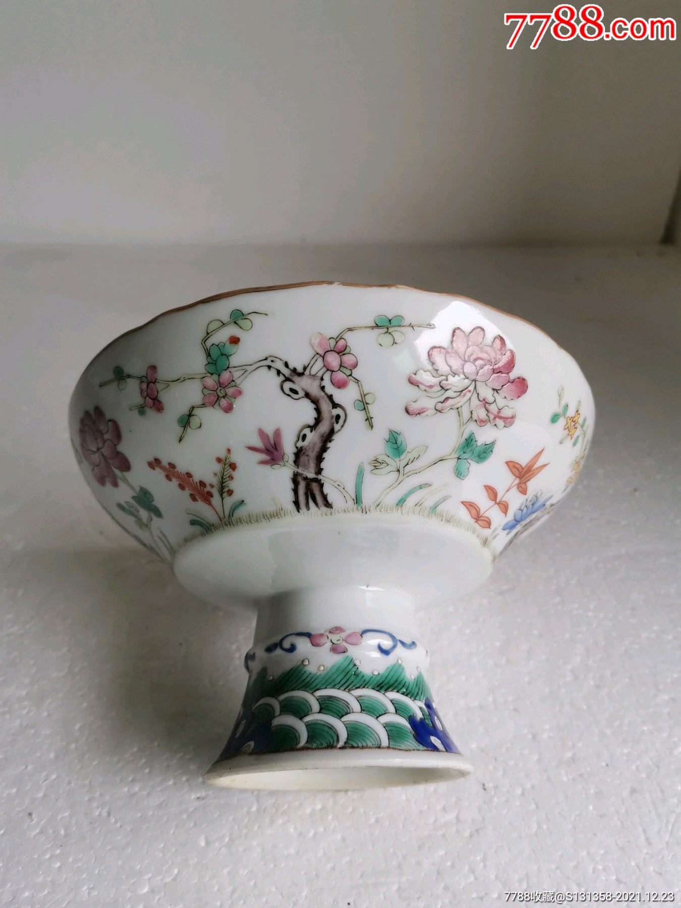 晚清细路粉彩花卉高足盘