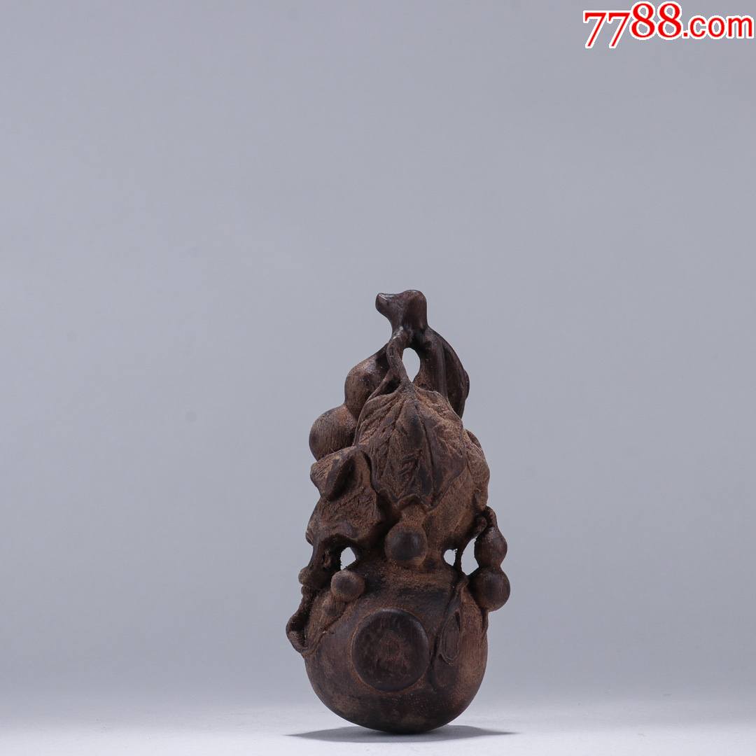 沉水级,油分好,香味清新纯正,器体雕刻葫芦形,寓意多子多福,雕