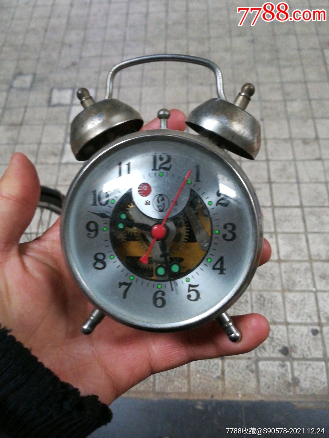 合飞牌闹钟