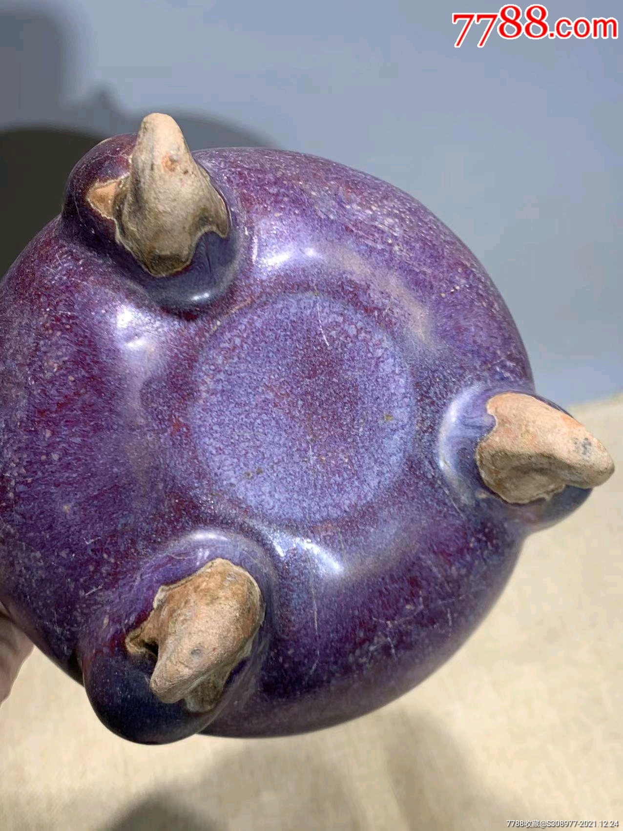 宋代满红釉钧窑折沿香炉