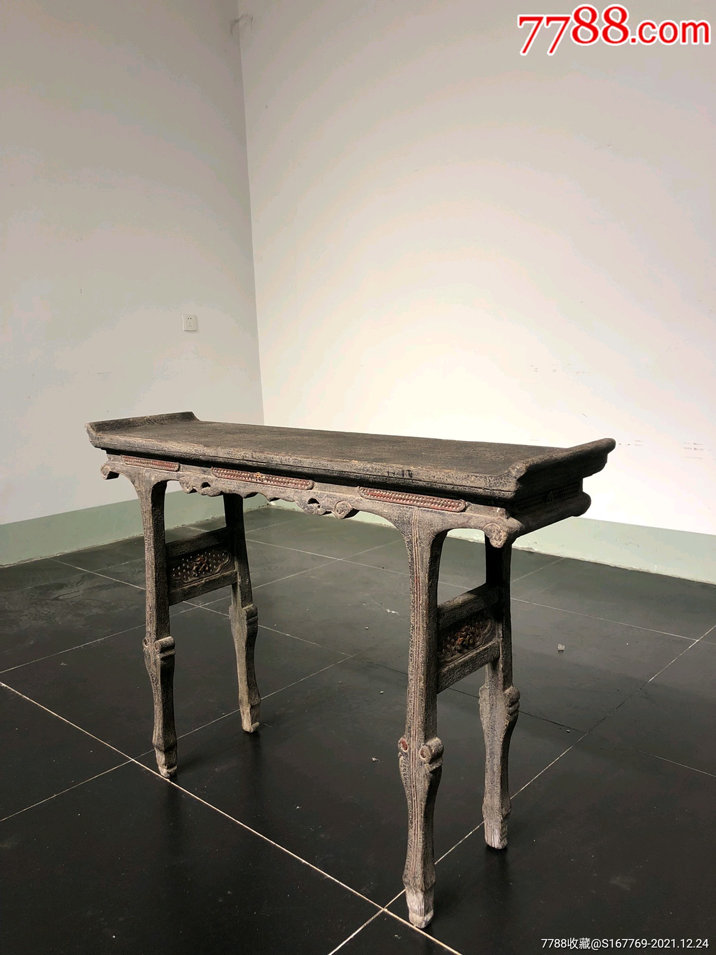 明代楠木剑腿文房书案