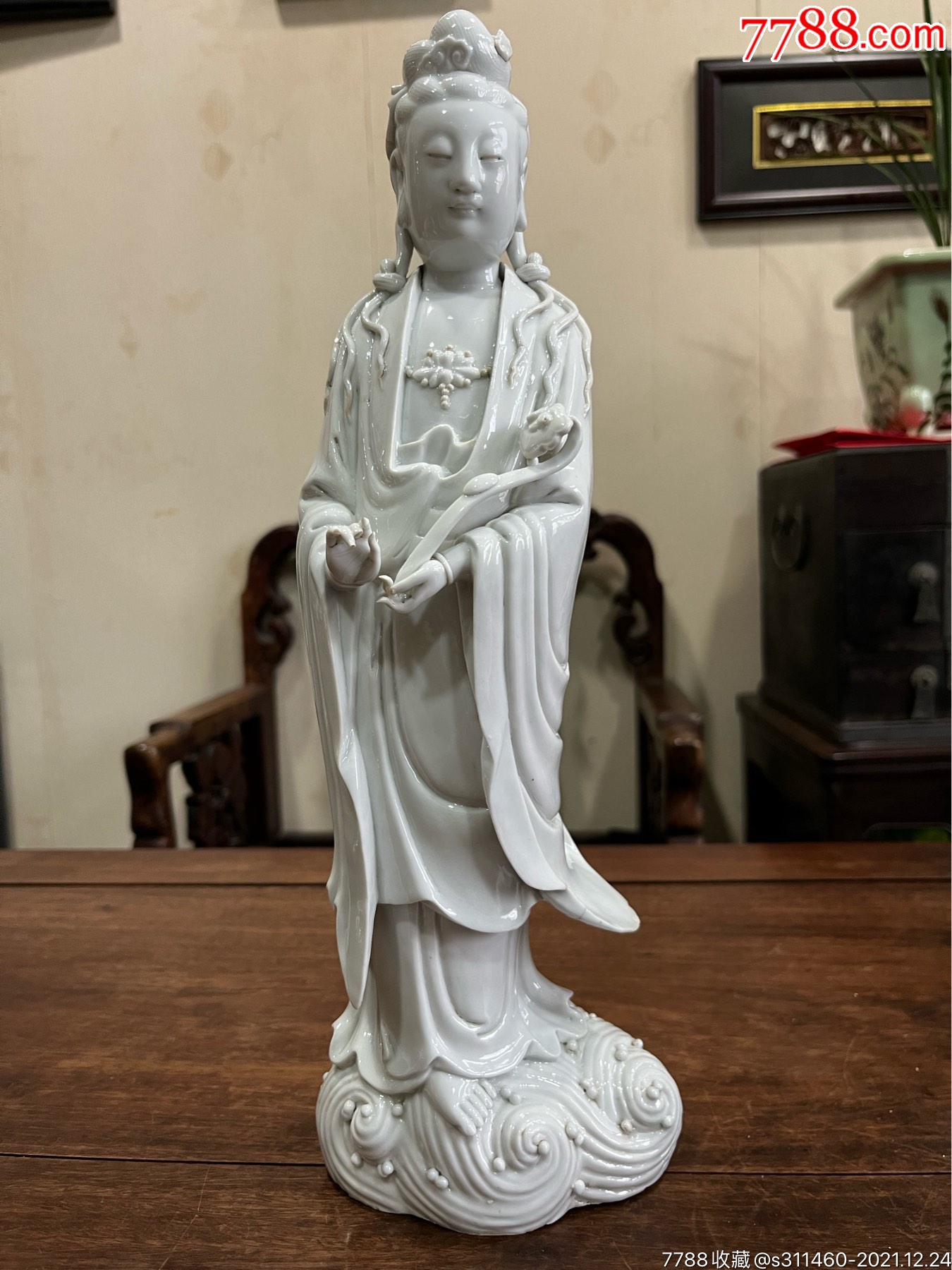 清代德化白瓷观音像