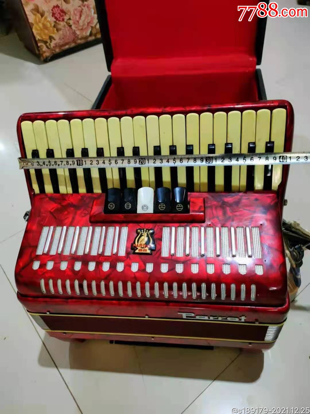 六七十年代天津鹦鹉牌手风琴61
