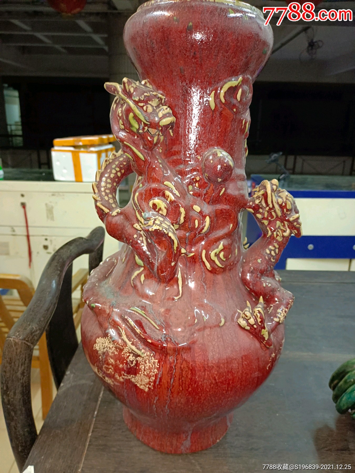 精品红釉石湾窑双龙大瓶