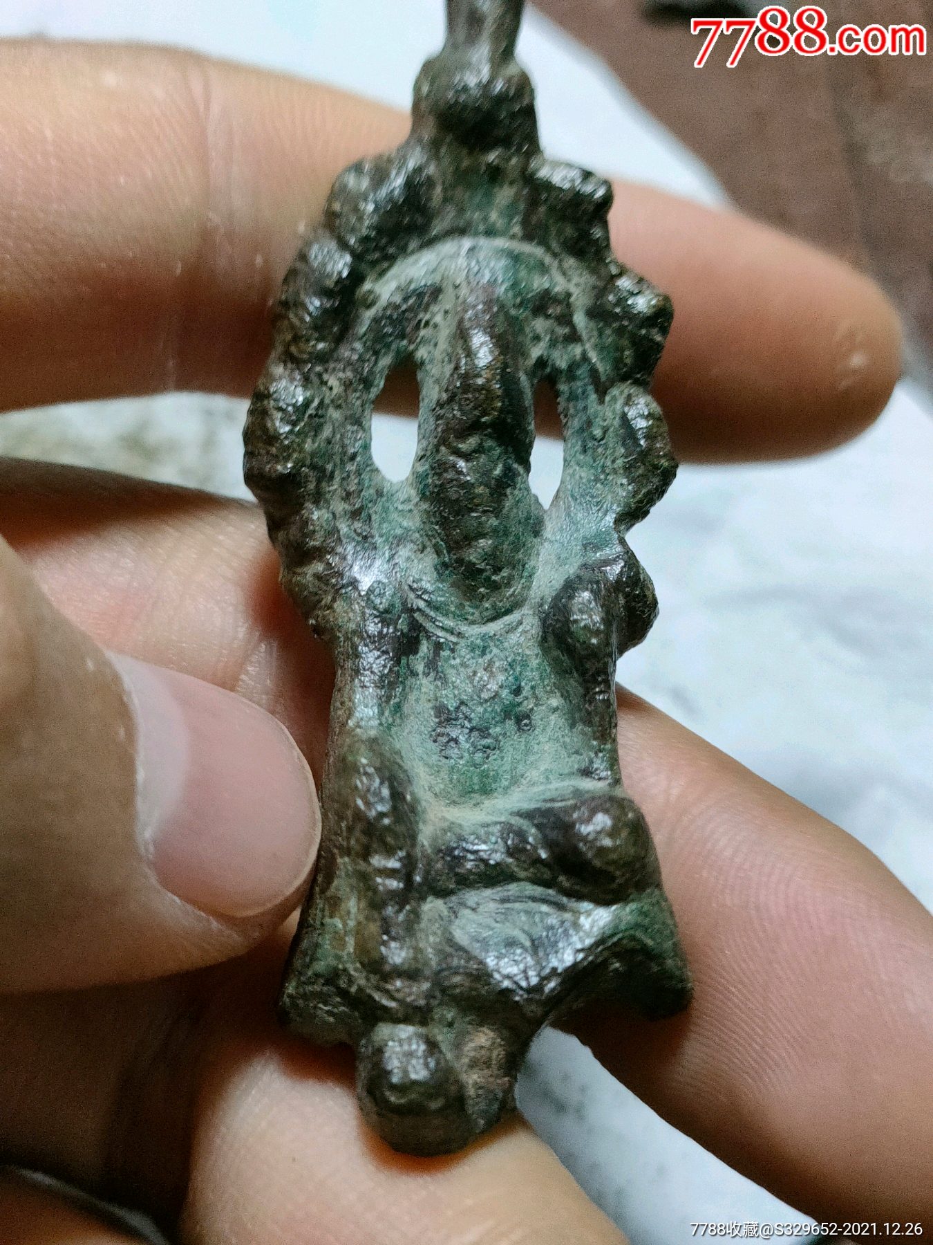 隋唐青铜板凳佛残像