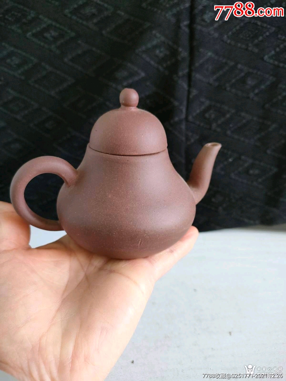 梨形紫泥紫砂壶一把