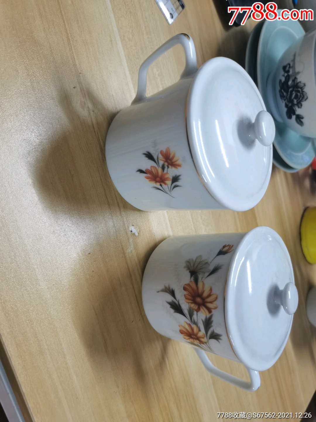 中国界牌瓷器茶杯一对