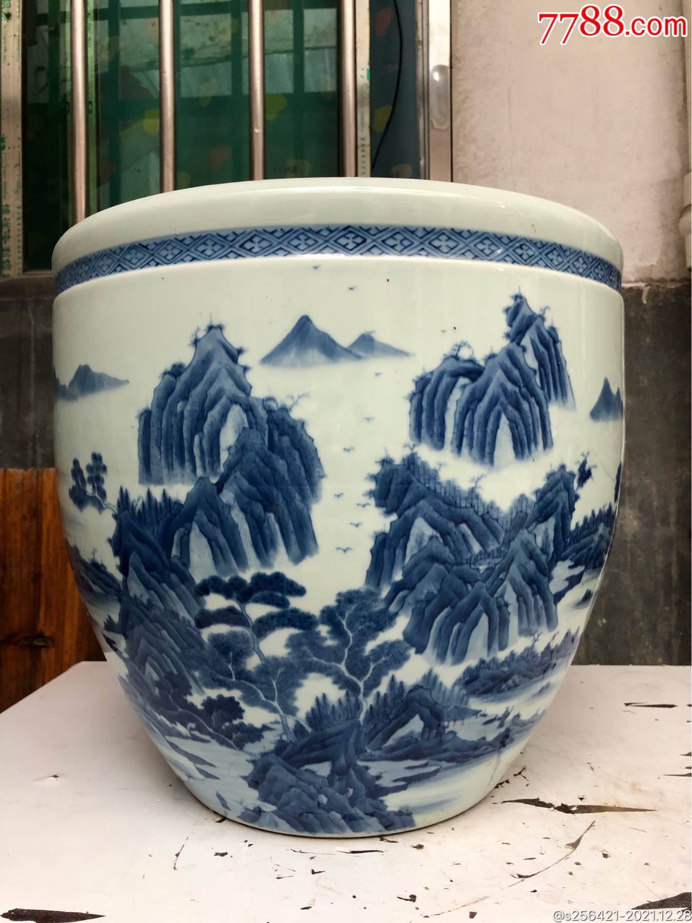 清代青花山水人物画缸