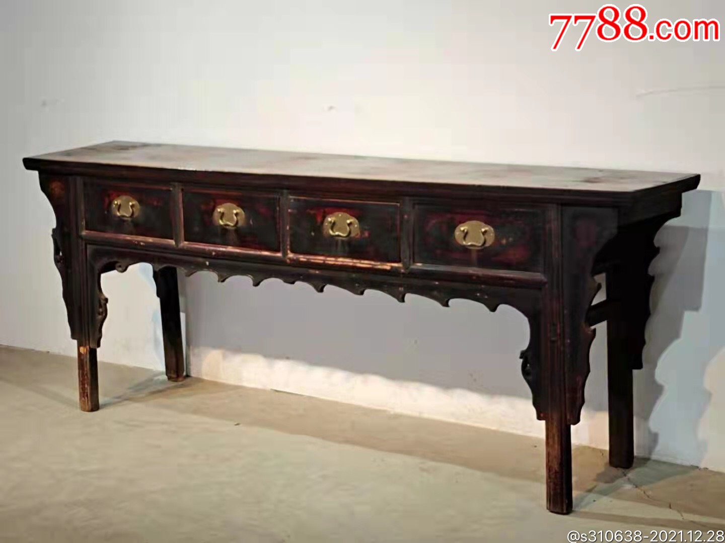 清代杏木四抽供桌11