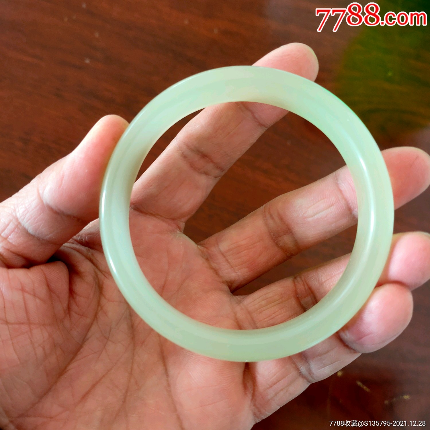 民国老琉璃手镯仿和田玉质感温润