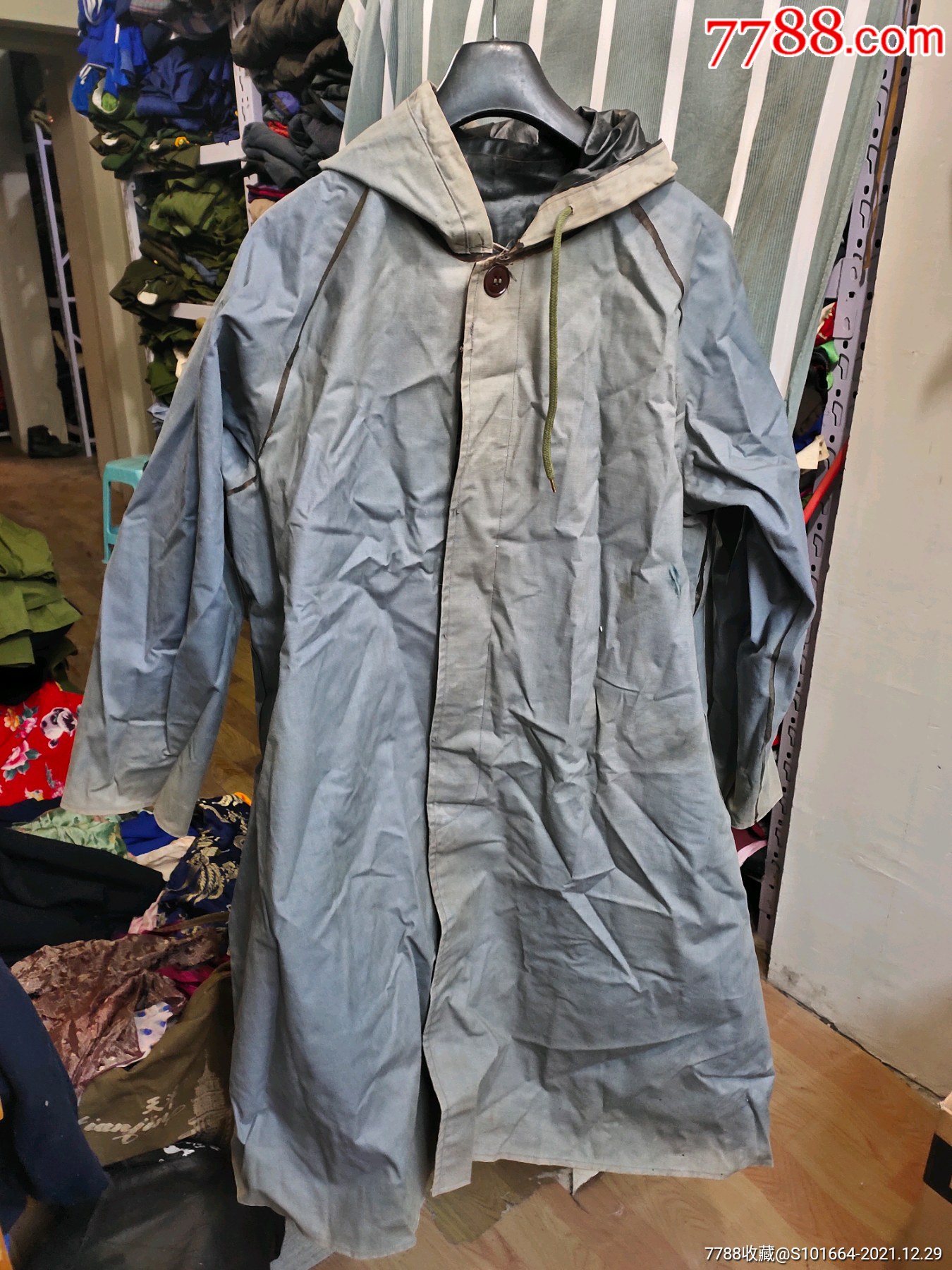 六五海灰色黑胶雨衣