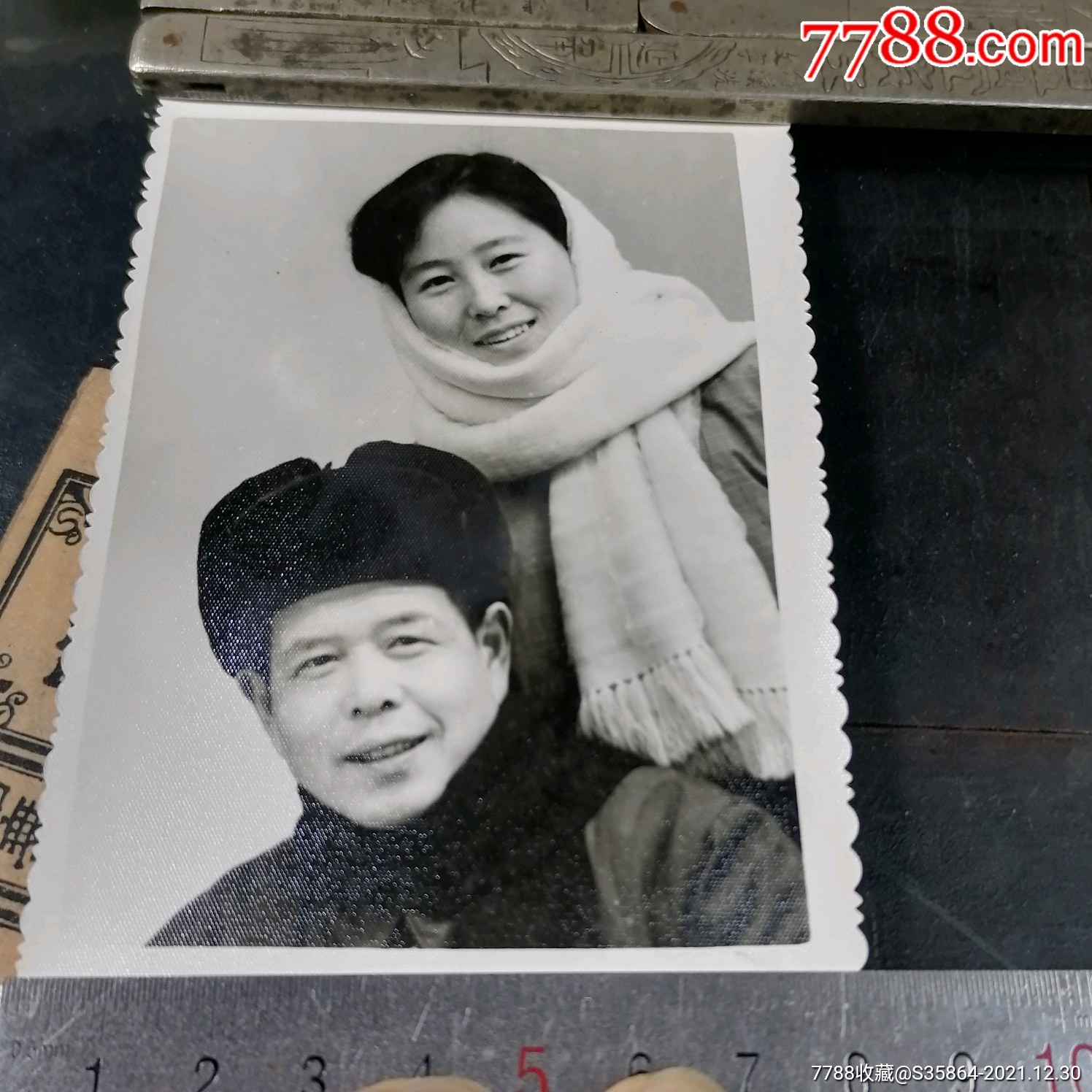 一张七十年代军人家庭夫妻照片_老照片_第1张_7788字画网
