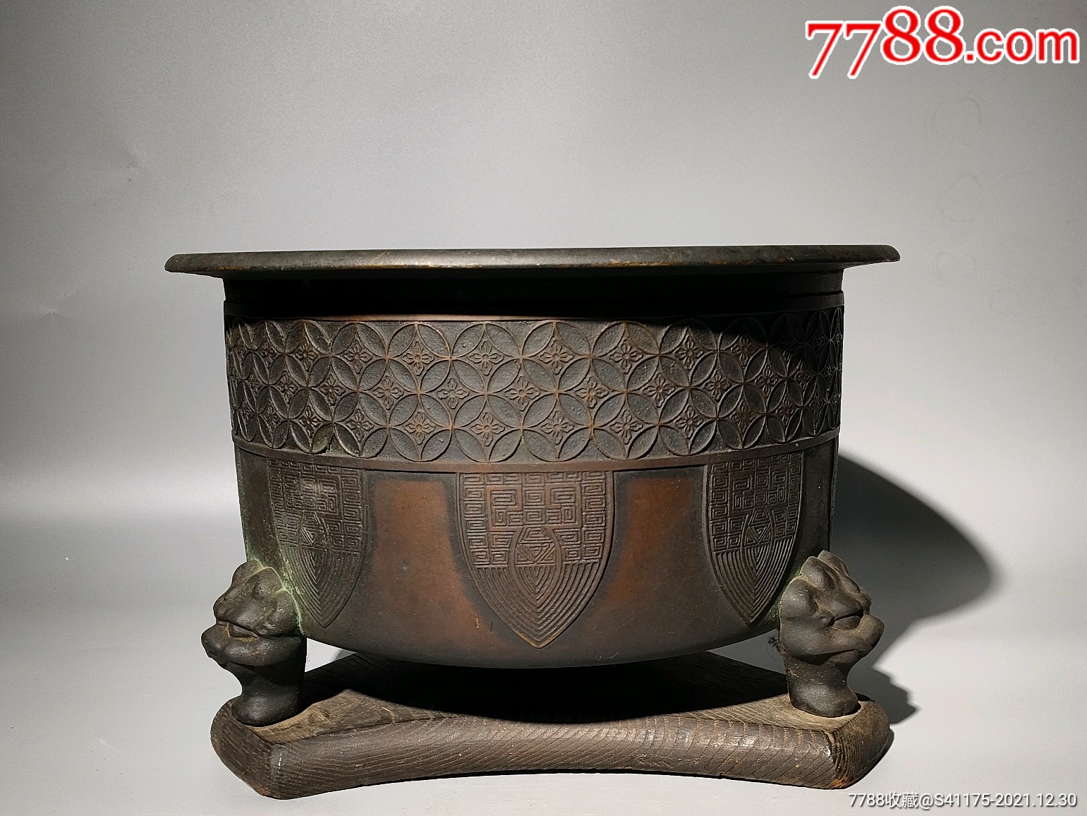 取暖必备铜火盆形制规整大气皮壳一流整体风格典雅高贵保存完好