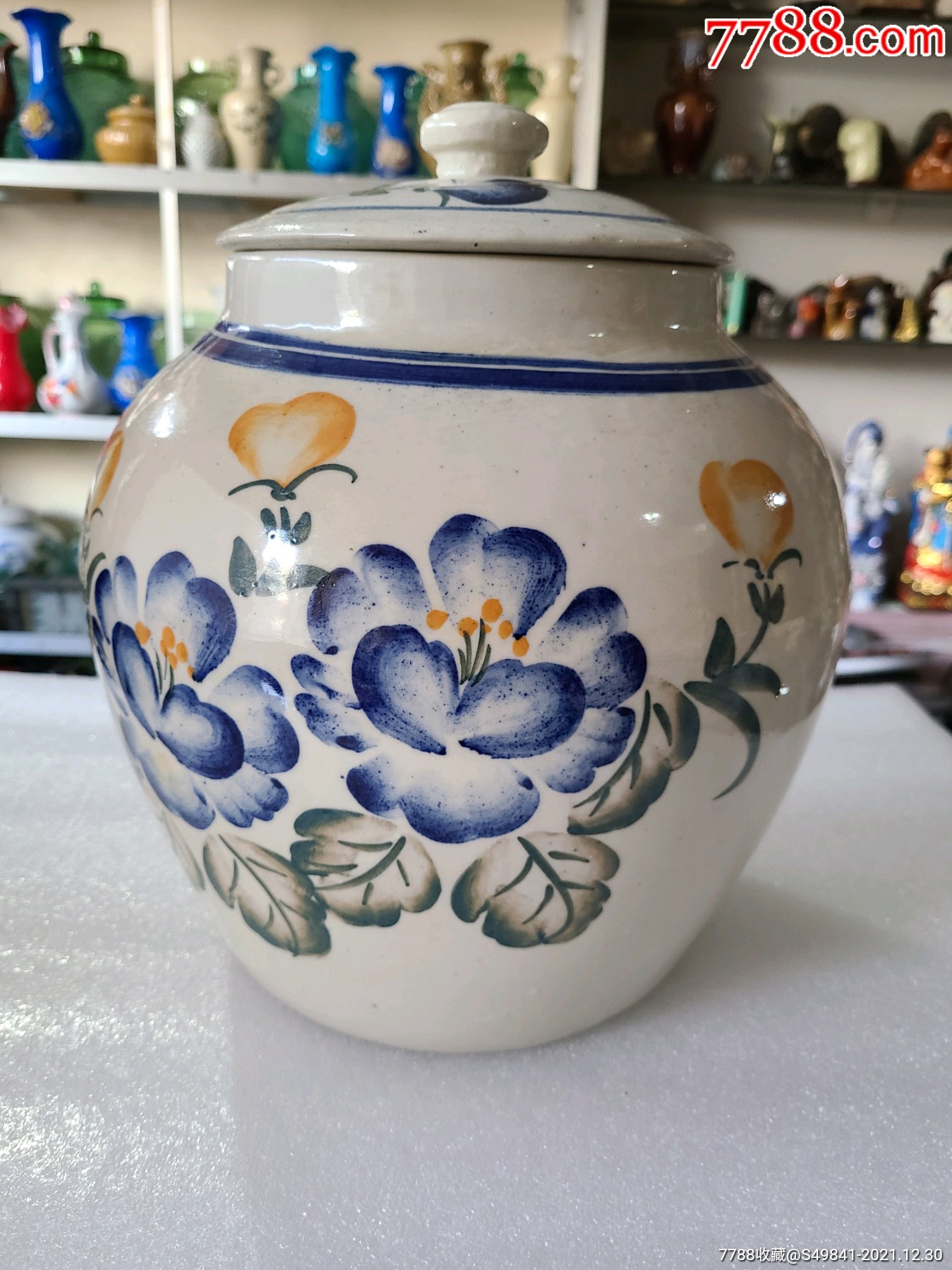 50年代朝鲜高丽手绘图案老瓷器盖罐