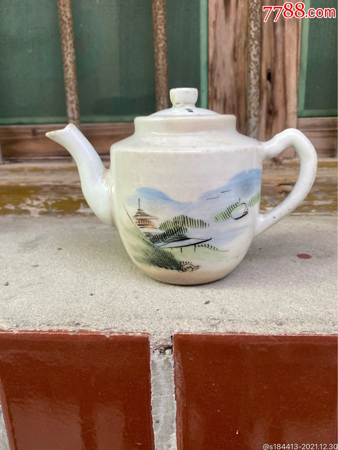 晚清民国浅绛彩山水茶壶