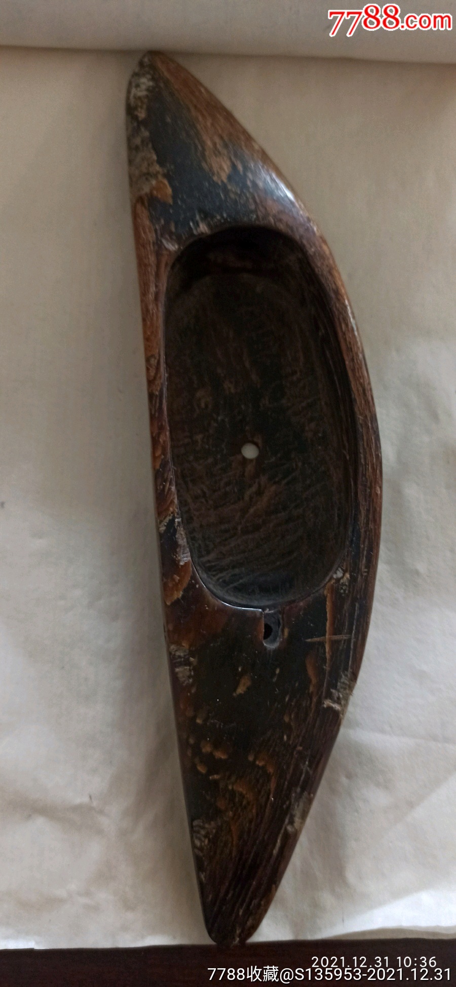 清代少见造型的牛角梭子