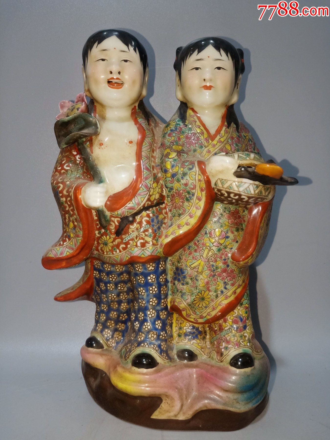 粉彩和合二仙尊像a91s6f