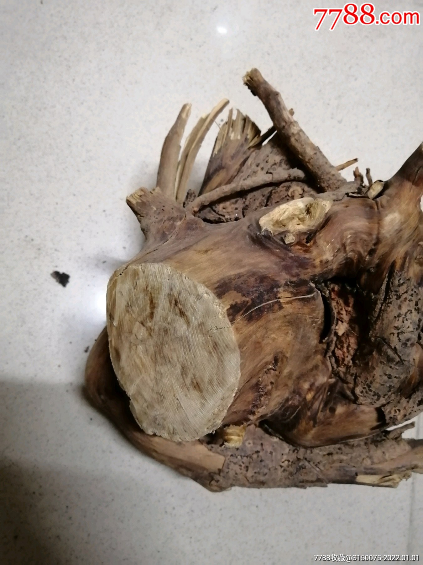 大型天然老山檀香木木雕摆件直径29厘米