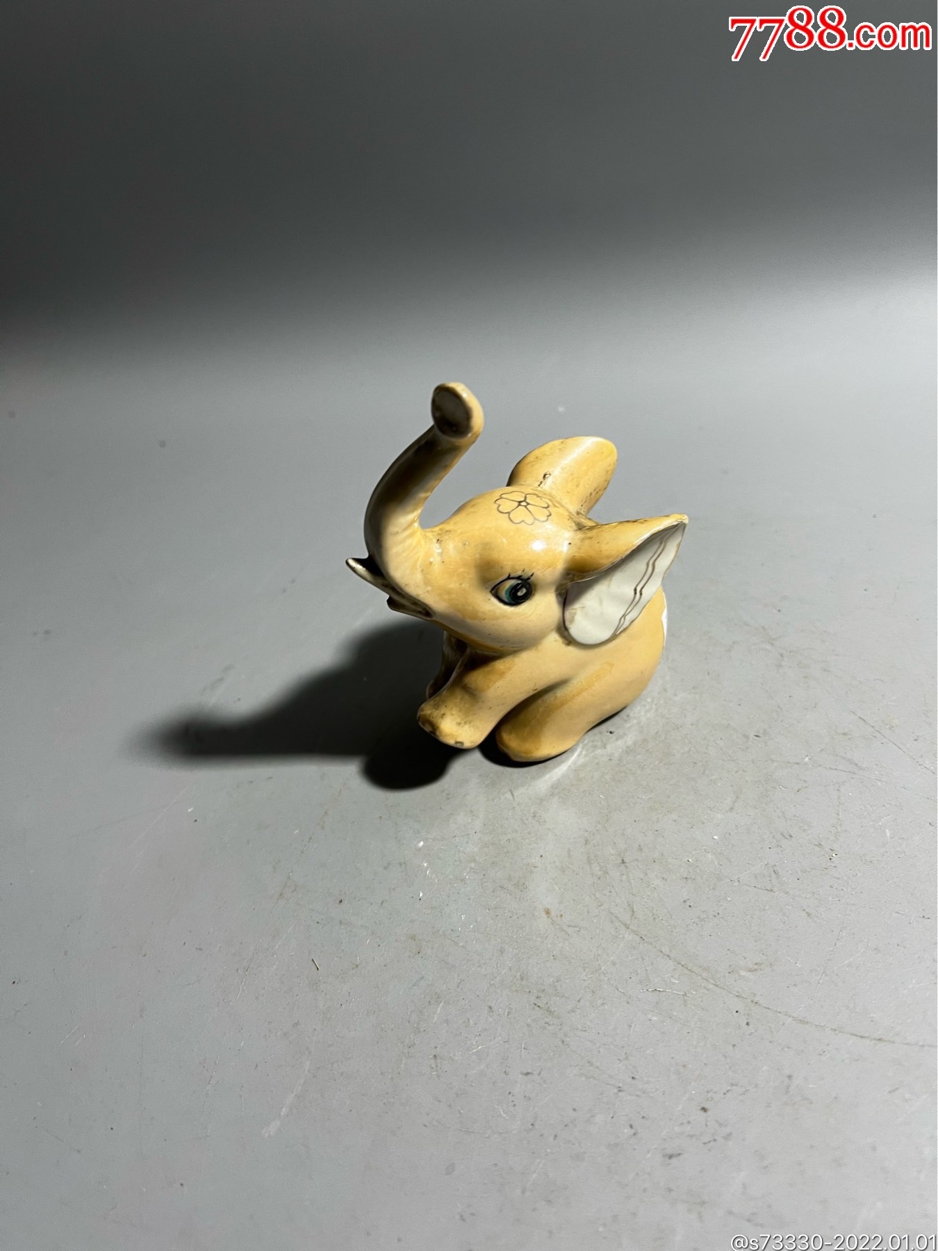 创汇期大象造型瓷塑