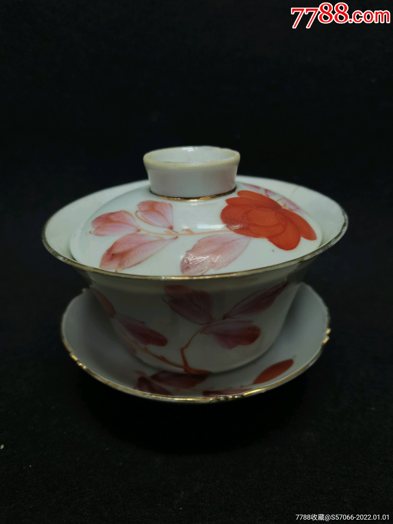 民国方永兴手绘花卉纹三件套盖碗