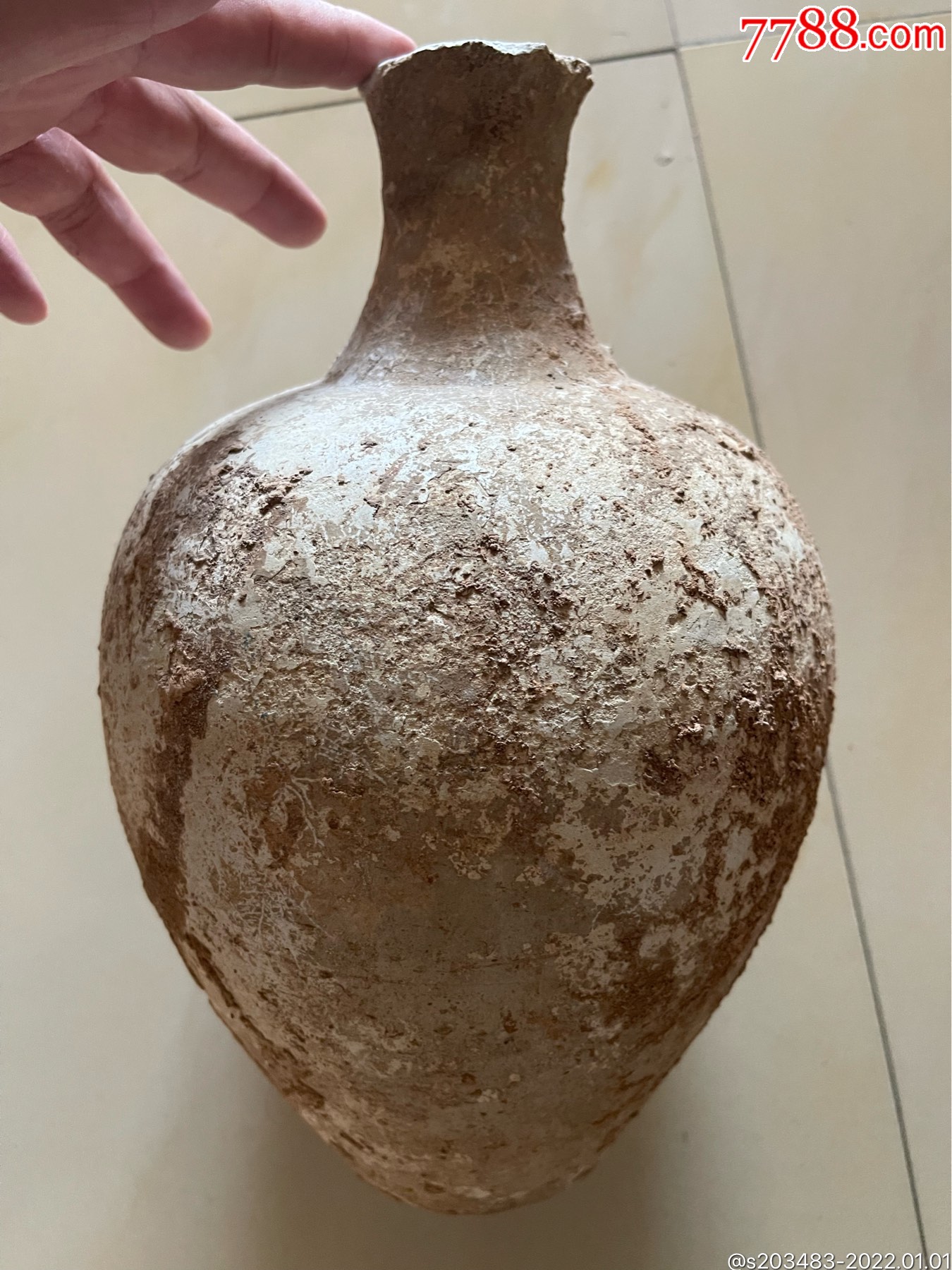 隋代陶瓷瓶子陶瓷器标本瓶口破损了