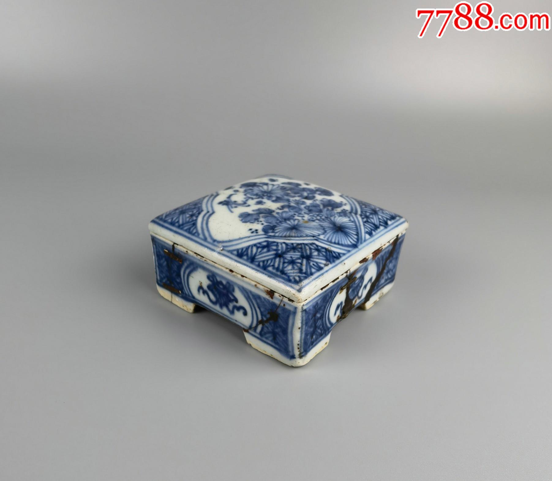 清青花花卉印泥盒